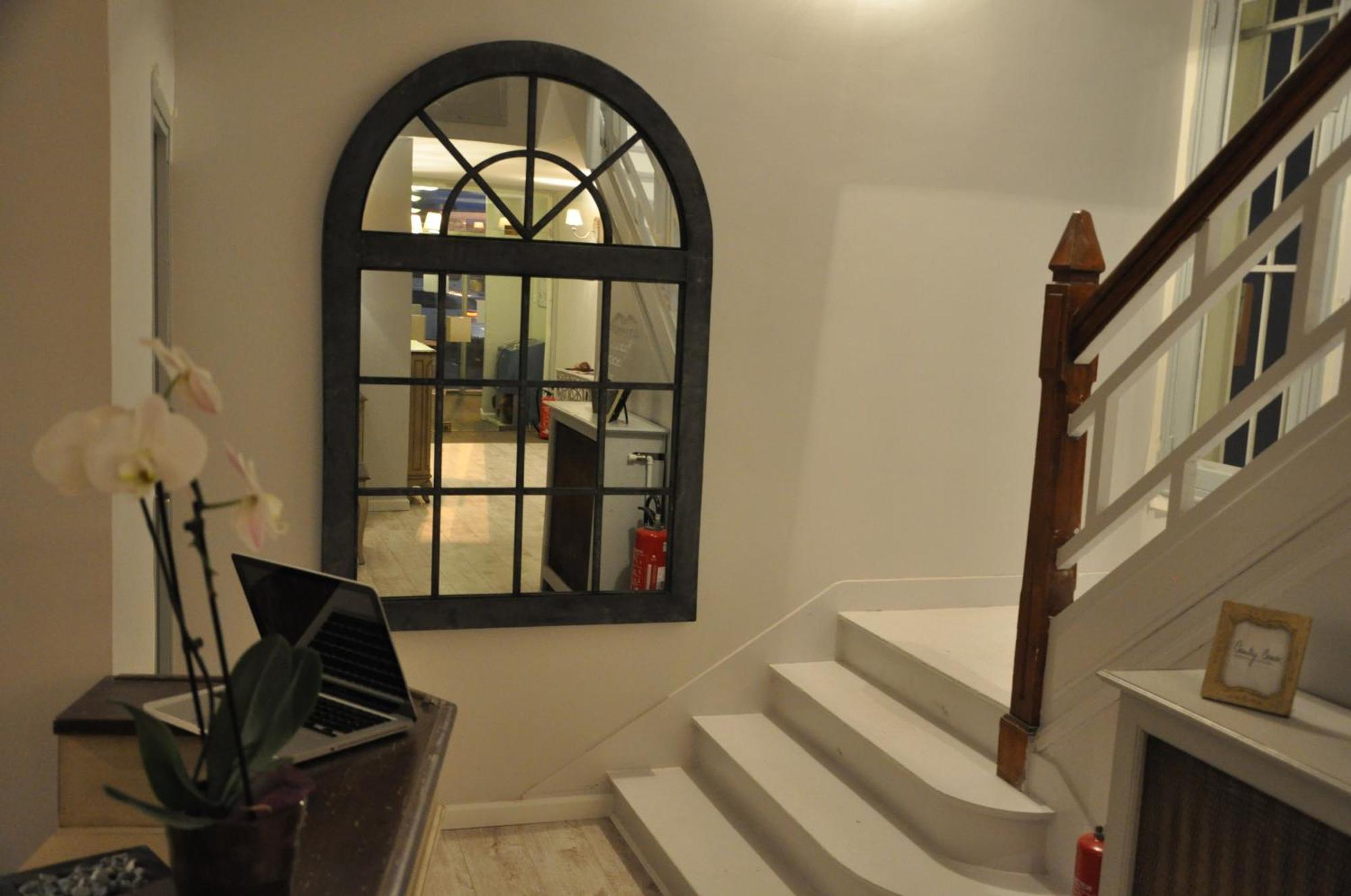 Hotel The Originals Boutique, Les Poemes De